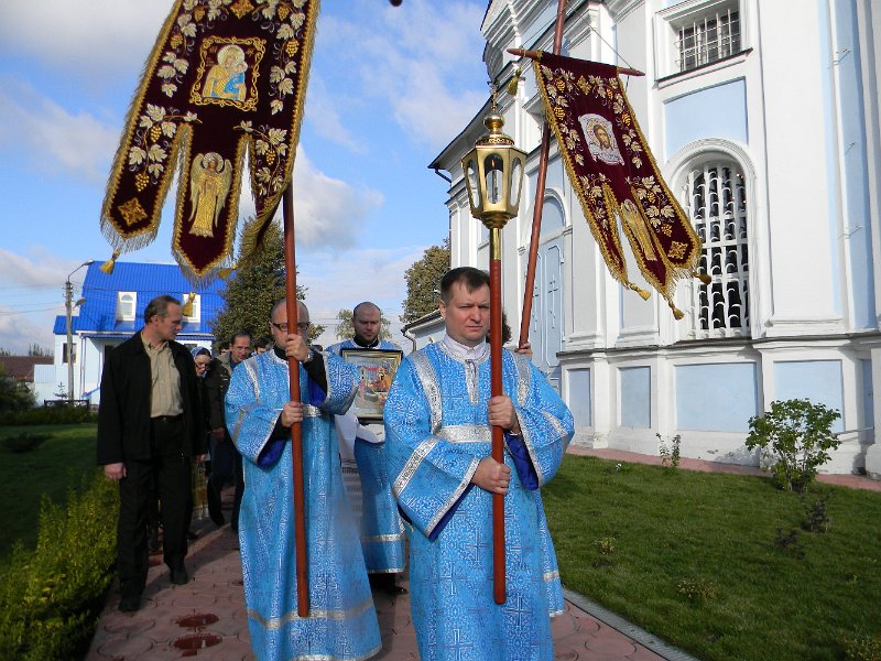 Rozhdestvo-Presvjatoj-Bogorodicy-2012-Prestolnyj-prazdnik-hrama (15)