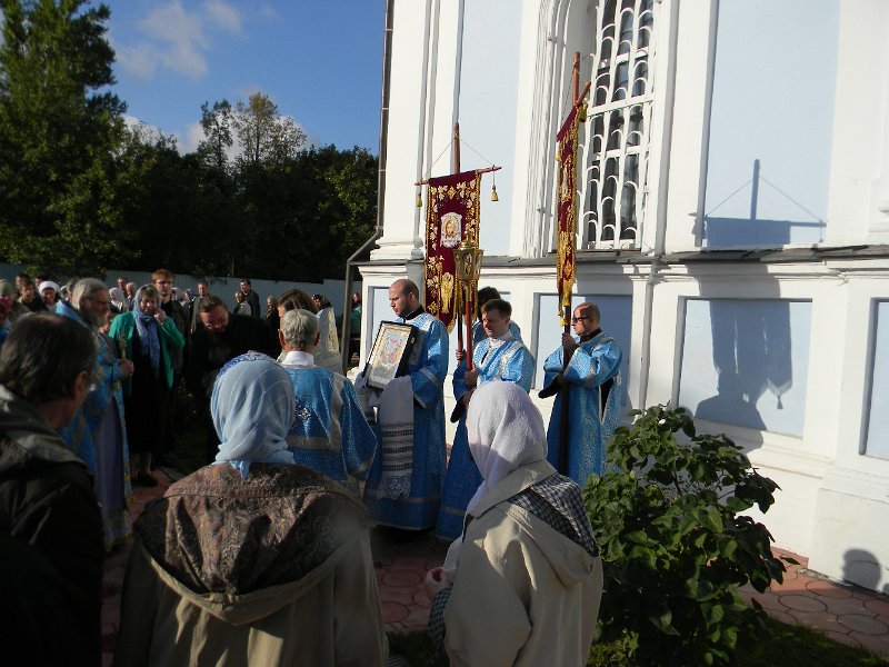 Rozhdestvo-Presvjatoj-Bogorodicy-2012-Prestolnyj-prazdnik-hrama (16)